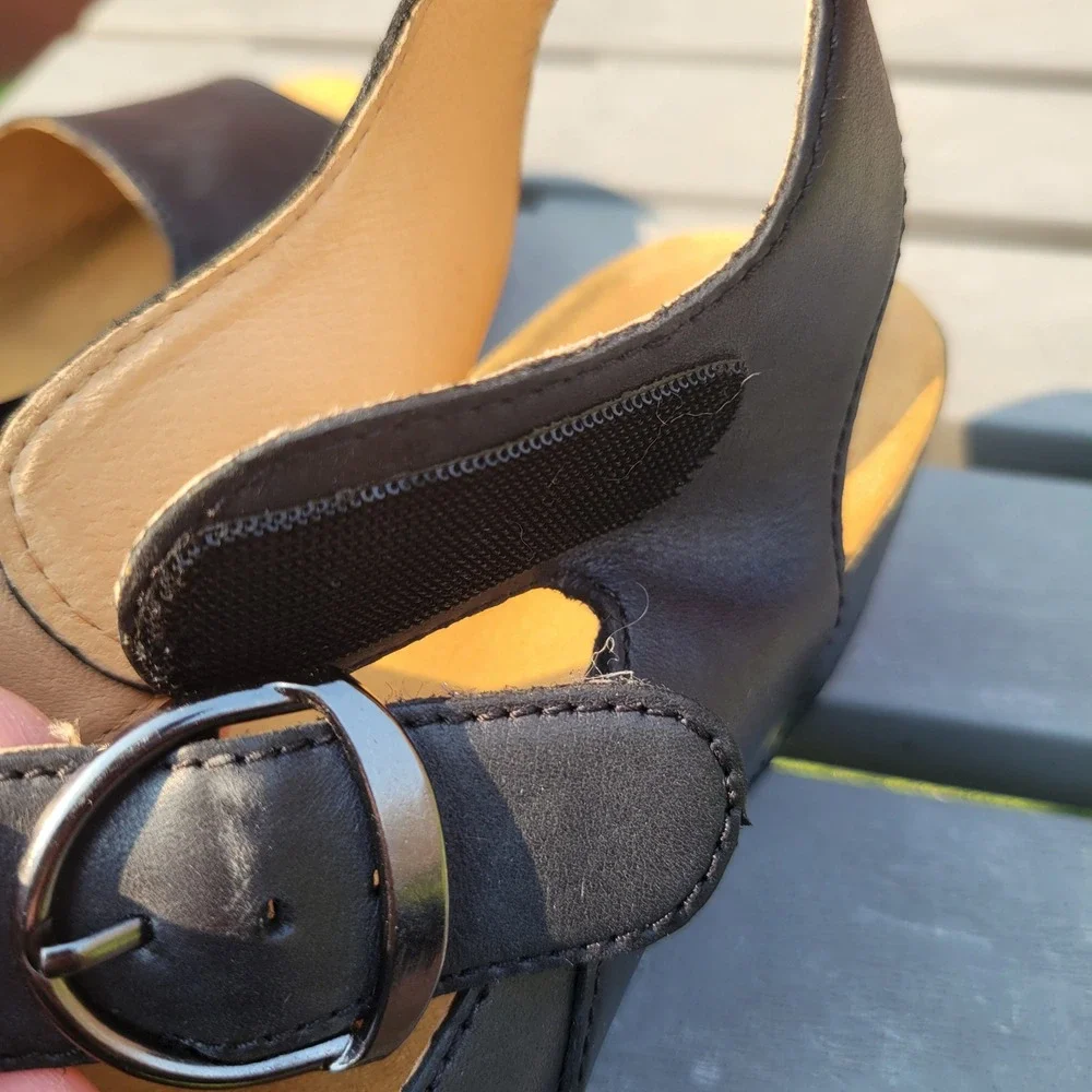 Dansko tiana are